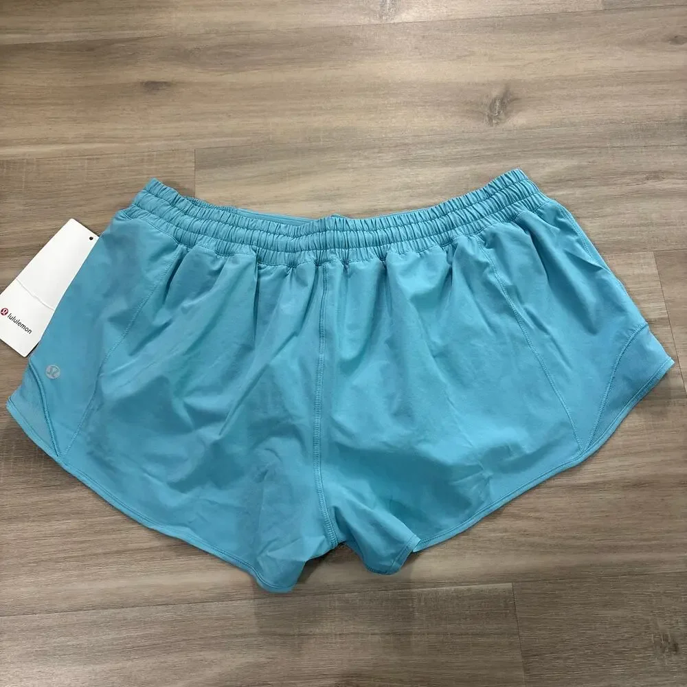 NWT Lululemon Hotty Hot Low-Rise Lined Short 2.5